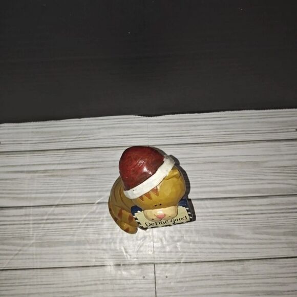 Tii Collections Christmas Holiday Resin Cat Figurine In Beanie Santa Define Good - Picture 2 of 10